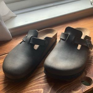 Birkenstock Boston clogs in a size 36